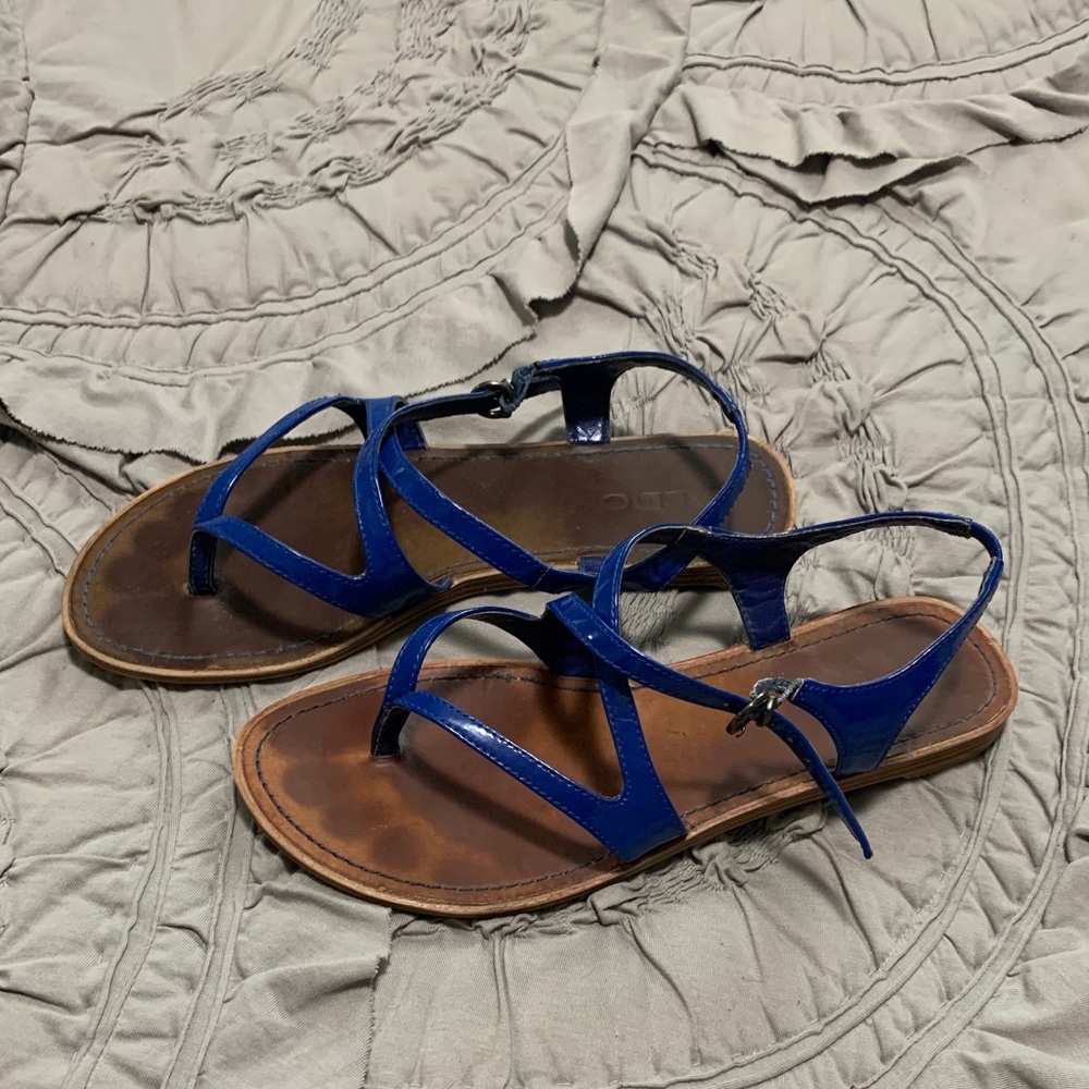 Aldo blue flat strappy sandals size 38.